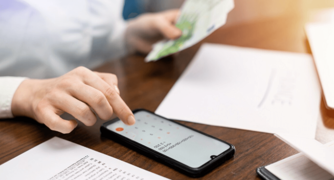 How to Track the Best USD to INR Rate Before Sending Money